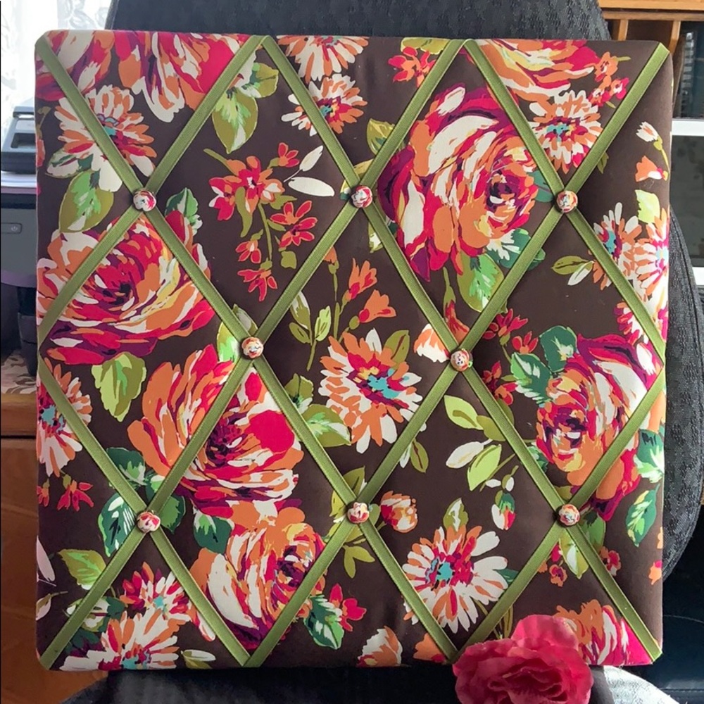 Vera Bradley Ribbon Board EUC